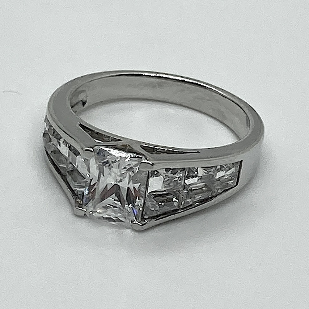 Vtg 925 Sterling Silver Clear / White CZ Princess Cut Wedding Style Band | Sz 9